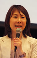 「新聞を通して社会に興味を持って」と語る菅井貴子さん