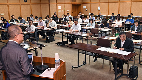 子どもの力を伸ばすNIEの在り方を学ぶ参加者