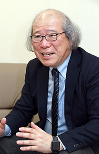 たかせ・としき 1960年生まれ。札幌旭丘高教諭で情報科を担当。同校新聞局顧問。日本新聞協会の「新聞活用の工夫 提案―NIEガイドブック高校編」を執筆。